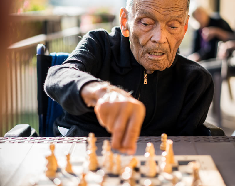 playing chess can bolster longevity
